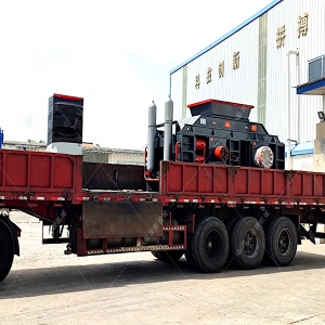 800x600中型直聯(lián)對(duì)輥破碎機(jī)發(fā)往河南