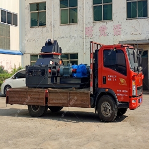 SCF中型雙級破碎機設備發貨 發往云南