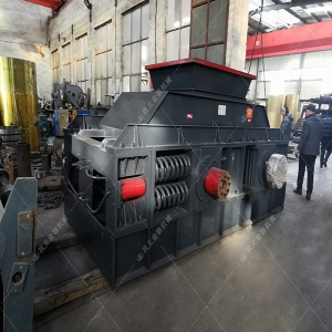 PG1500x1000液壓直連對輥制砂機發(fā)貨 發(fā)往湖北