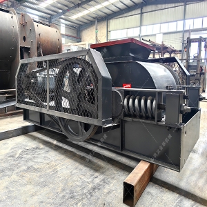 2PGY1200x800大型液壓對輥破碎機發貨