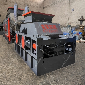1500*1000全液壓對輥制砂機設備發往江西